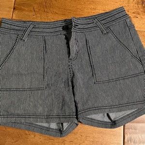 Prana Shorts - blue stripes - size 6